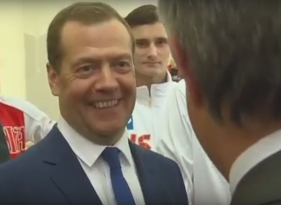 Мутко рассмешил Медведева обещанием «порвать всех» в футболе (видео)