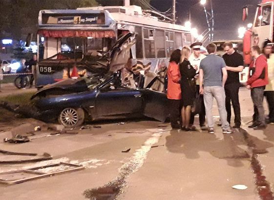 В аварии с троллейбусом в Дзержинске погибли пять человек