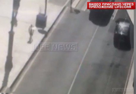 В Москве похитили Bentley вместе с женщиной-водителем (видео)