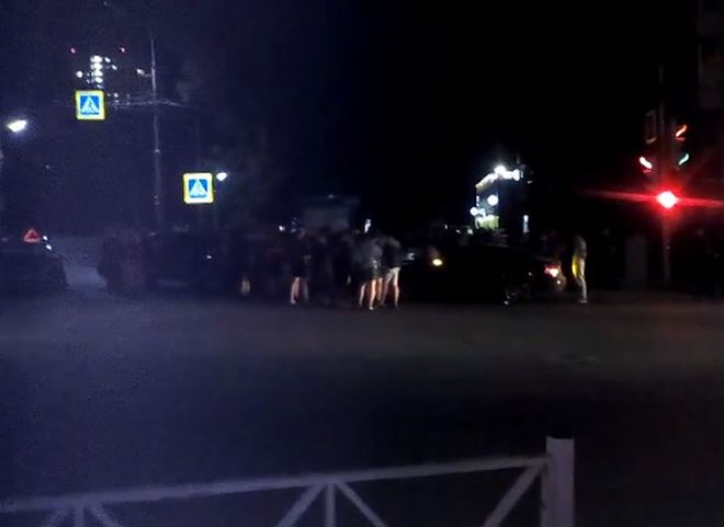 Ночью на улице Черновицкой произошло массовое ДТП