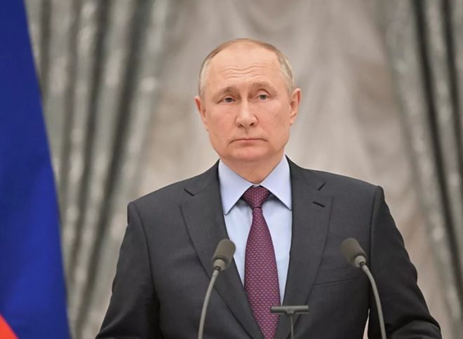 Путин поручил обеспечить сохранение кредитных ставок в договорах