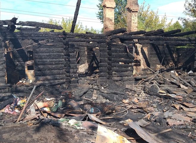 В сгоревшем в Дашках Военных доме, где нашли тела двух человек, накануне было застолье