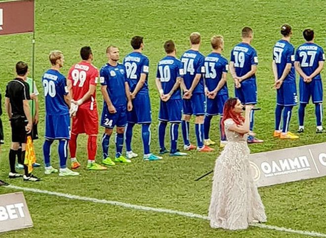 Украинский футболист признался в уважении флага и гимна России после скандала