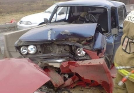 Три человека получили травмы в столкновении Fiat и «шестерки»