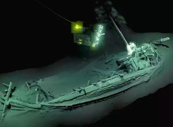 Археологи нашли на дне Черного моря корабль, затонувший 2,5 тыс. лет назад