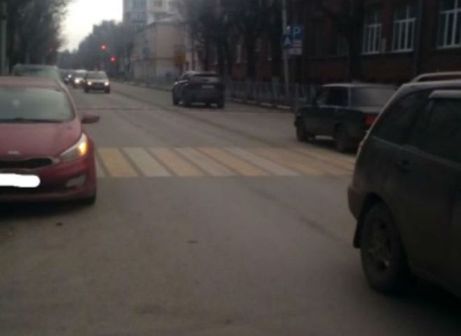 На пешеходном переходе на улице Горького сбили подростка
