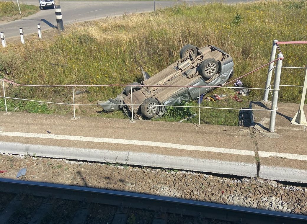 Опубликовано видео с места ДТП на ж/д переезде в Рыбновском районе