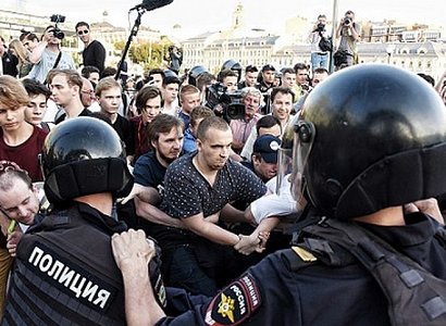 СМИ: рязанским полицейским не заплатили за разгон митинга оппозиции 27 июля в Москве