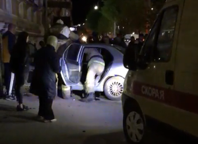 Опубликовано видео, снятое в первые минуты после ДТП на углу Ленина и Соборной