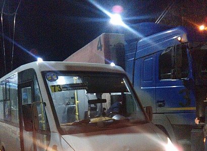 В полиции прокомментировали разборку маршрутчика и водителя фуры в Рязани   