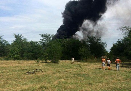 На Кубани упал вертолет, погибли два человека (видео)