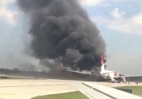 Во Флориде из-за пожара в самолете пострадал 21 человек