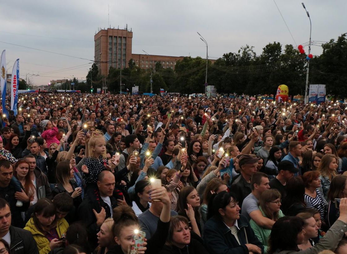 День России в Рязани завершился большим концертом и лазерным шоу