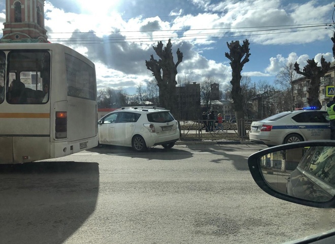 Полиция прокомментировала смерть женщины-водителя в центре Рязани