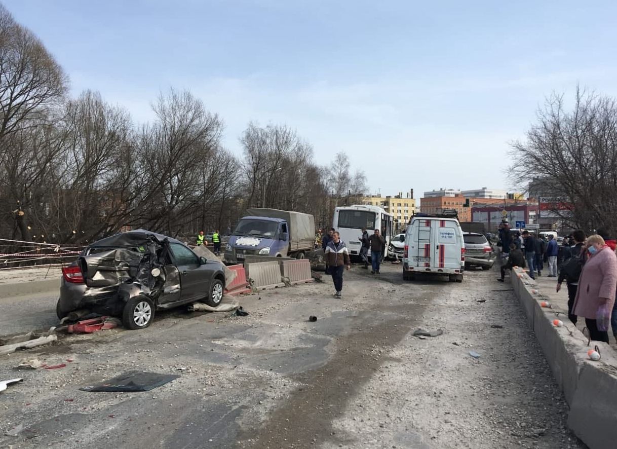 В Рязани в ДТП с 12 машинами пострадали девять человек