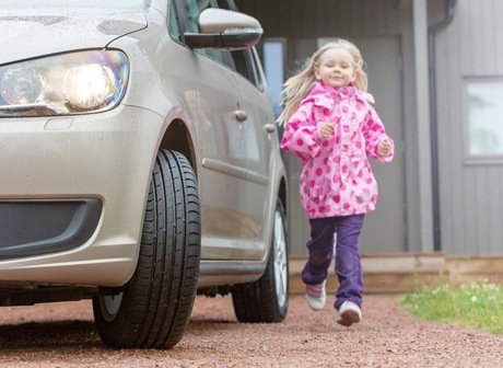 С 1 января изменятся правила перевозки детей в автомобиле
