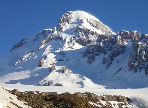 Альпинист из Рязани скончался на горе Казбек