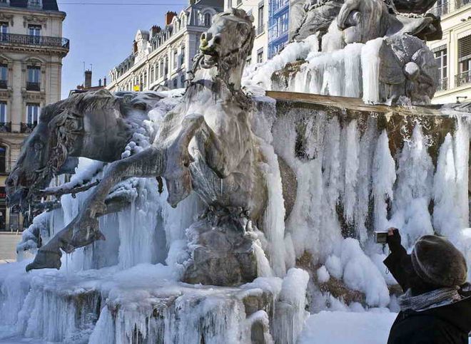 Из-за сильных морозов в Европе погибли 24 человека