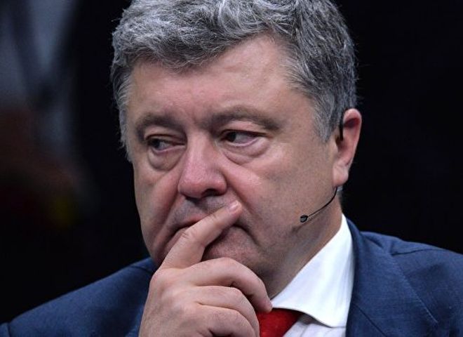 Украинские СМИ выяснили, куда после крестного хода пропал Порошенко
