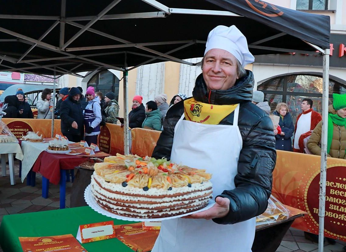 Шацкие кулинары выиграли конкурс на лучший блинный торт в Рязани