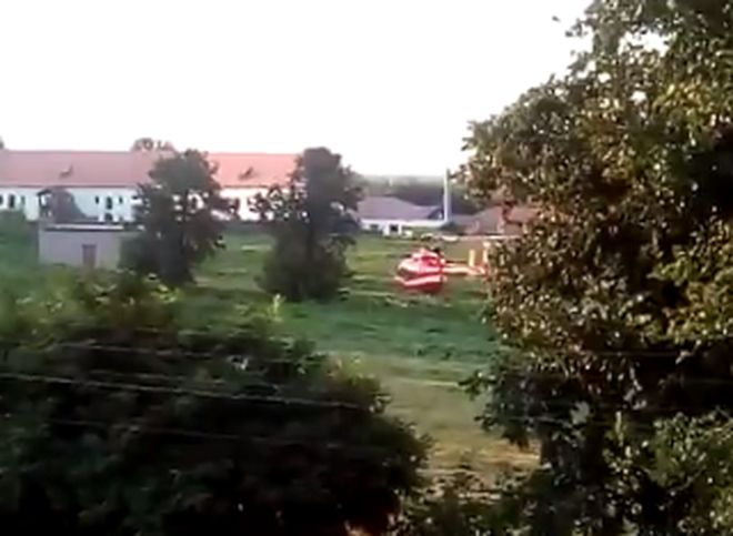Приземлившийся в Рязанском кремле вертолет попал на видео