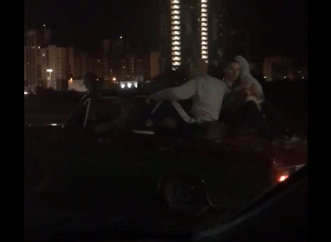 На Московском шоссе засняли «рязанский кабриолет» 