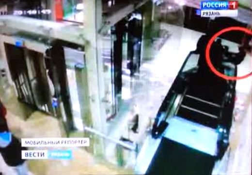ГТРК «Ока» опубликовала видео падения парня в ТРЦ «Премьер»
