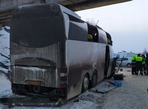 Автобус, врезавшийся в мост в Скопинском районе, принадлежит компании «Транслайн»