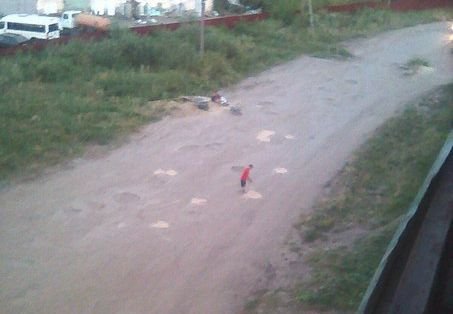 В Чувашии дорогу, брошенную чиновниками, починили дети