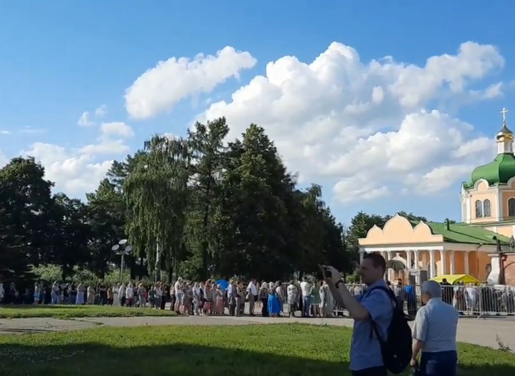В Рязани выстроилась огромная очередь к мощам святой Матроны Московской