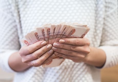 Рязанка украла у пенсионера в Зарайске 900 тыс. рублей