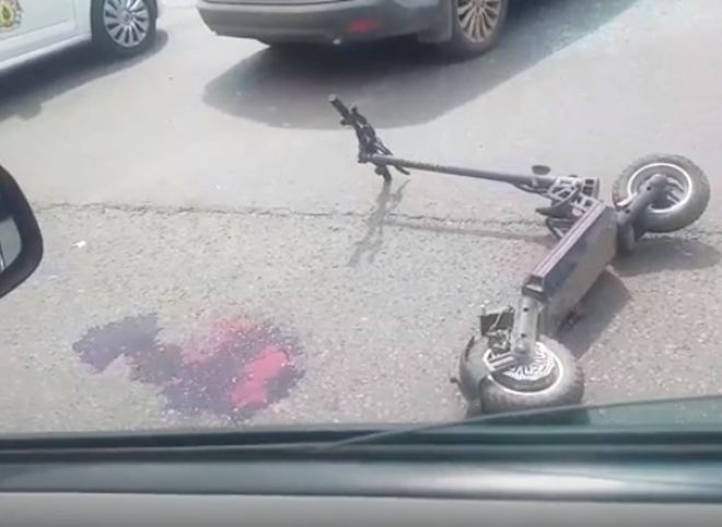 На Михайловском шоссе Ford сбил 31-летнего мужчину на электросамокате