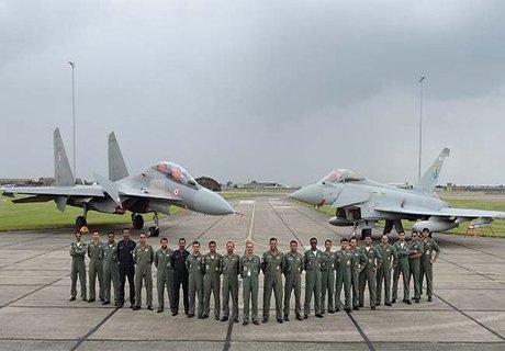 ВВС Индии испытало СУ против британских «Тайфунов»