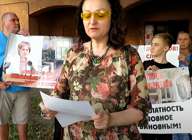 Жильцы аварийного дома на Колхозной записали видеообращение к Путину