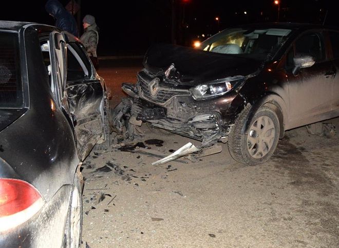 В Новомичуринске на регулируемом перекрестке произошла массовая авария