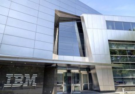 Компания IBM уволит 111 тысяч сотрудников