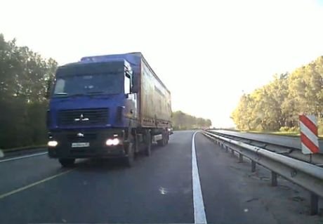 На трассе М5 рязанский водитель увернулся от фуры (видео)