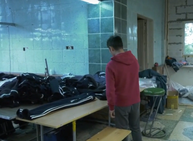 В Рязани полиция закрыла цех по производству контрафактной одежды (видео)