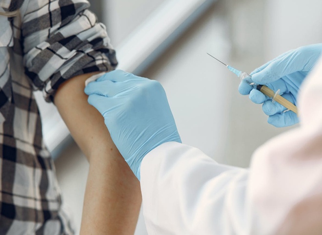 В минздраве опровергли отсутствие вакцины от коронавируса в Рязани
