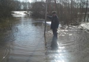 Река Пара затопила еще один мост в Рязанской области