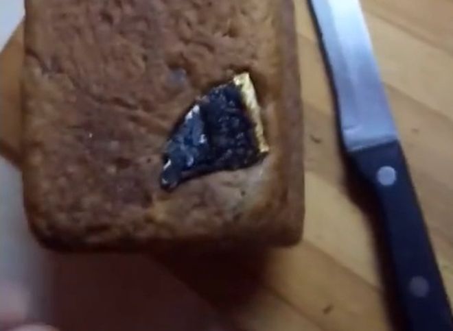 В продукции рязанского хлебозавода №1 обнаружили металлическую пластину