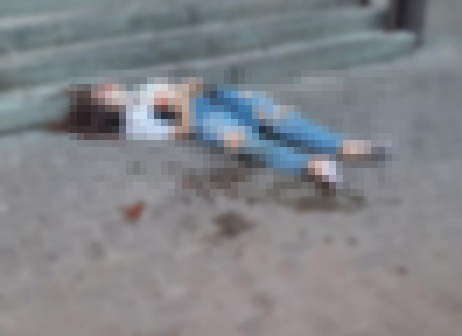 Опубликованы фотографии с места падения девушки с 25-этажки в Рязани