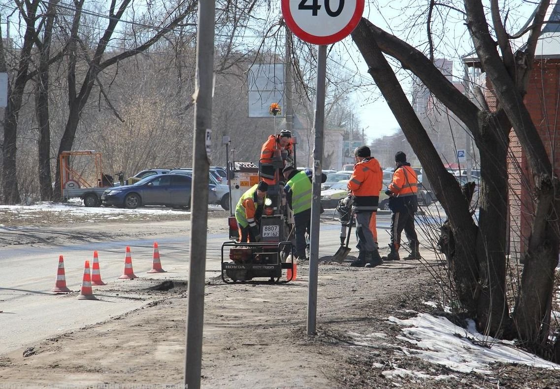 В Рязани возобновлен ямочный ремонт дорог