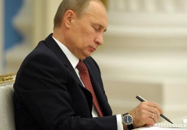 Владимир Путин реабилитировал народы Крыма