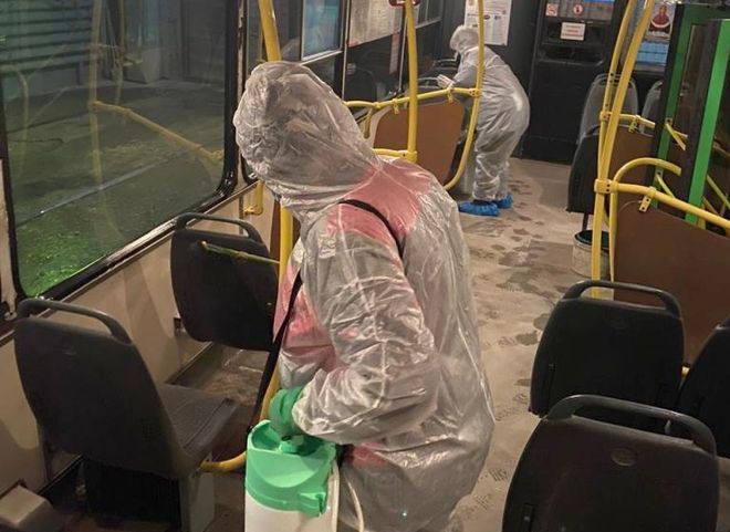 Мэрия опубликовала фото обработки общественного транспорта Рязани антисептиками