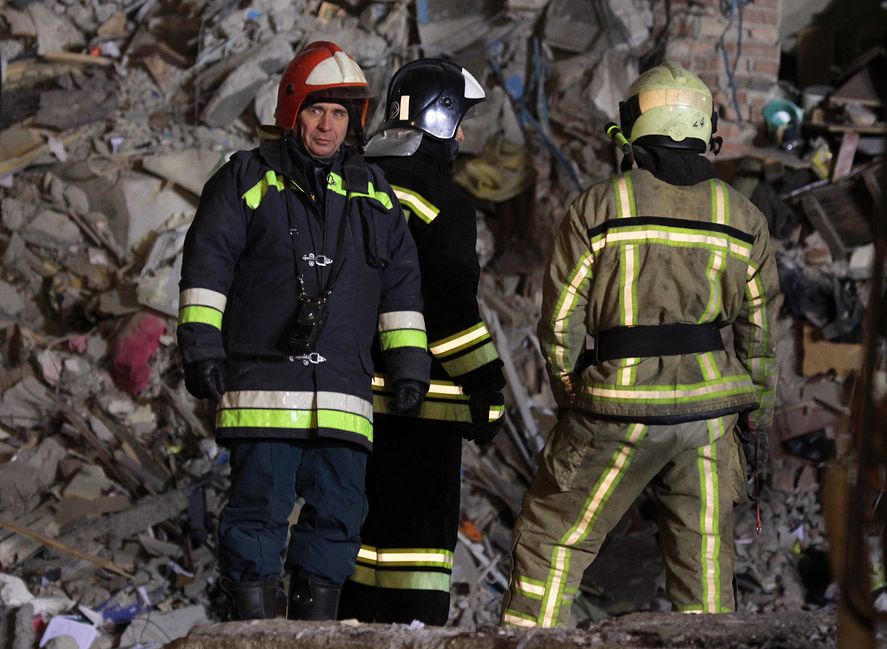 Спасатели обнаружили под завалами в Магнитогорске тело мальчика