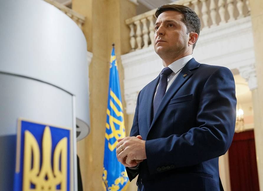 Суд отказался снимать Зеленского с выборов президента Украины
