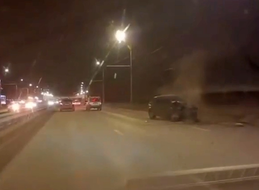 Момент ДТП с «Ладой Калиной» на Московском шоссе попал на видео 