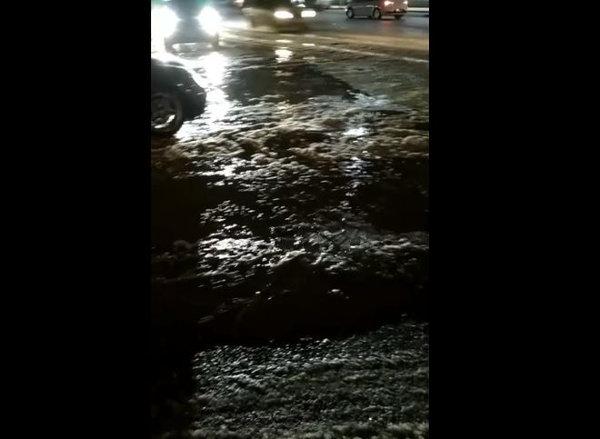 Опубликовано видео потопа на улице Дзержинского