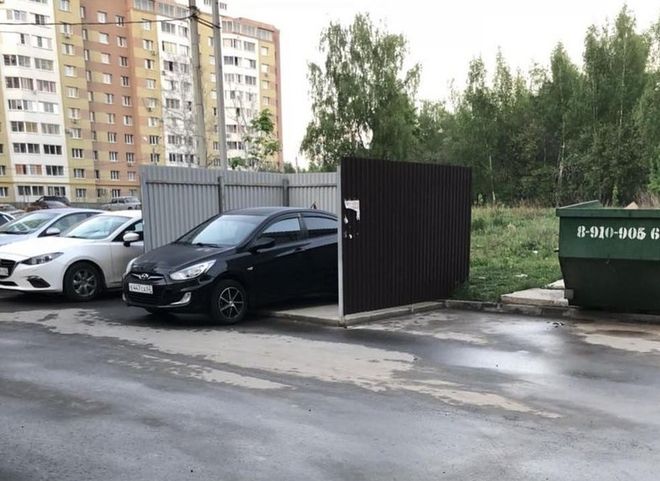 В Дашково-Песочне засняли мастера парковки